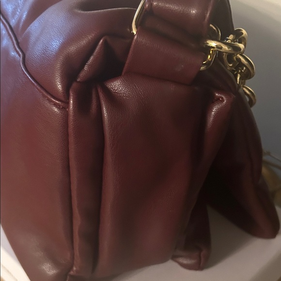 Primark Burgundy Shoulder Bag with Gold Chain NWOT - Picture 6 of 7